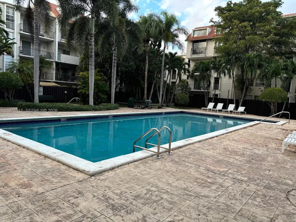 6884 Kendall Dr #C407 Pinecrest, FL 33156