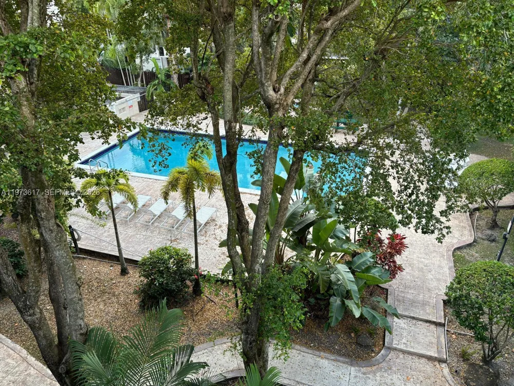 6884 Kendall Dr #C407 Pinecrest, FL 33156