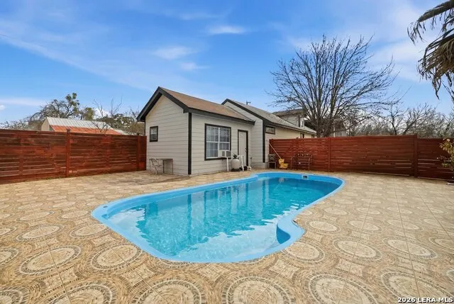 5608 Curran Von Ormy, TX 78073