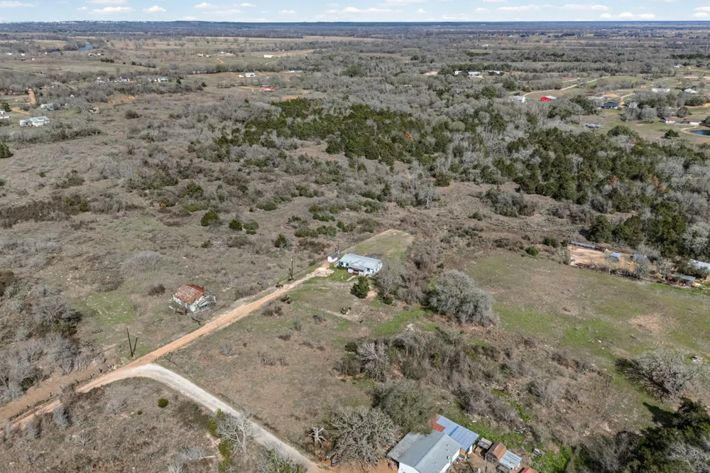 250 McDuffy Lane West Point, TX 78963