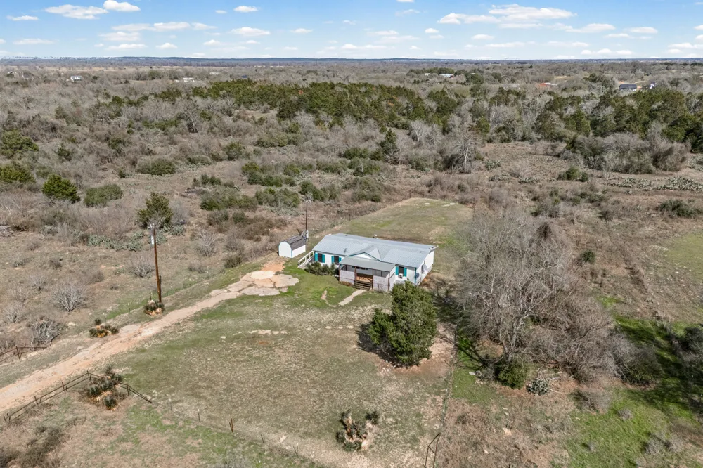 250 McDuffy Lane West Point, TX 78963