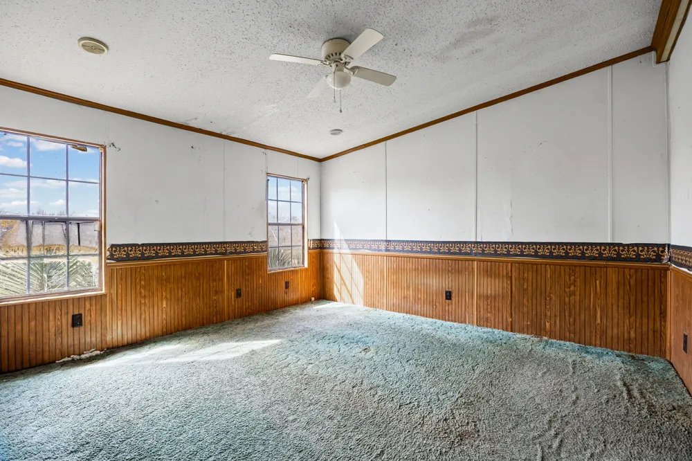 250 McDuffy Lane West Point, TX 78963