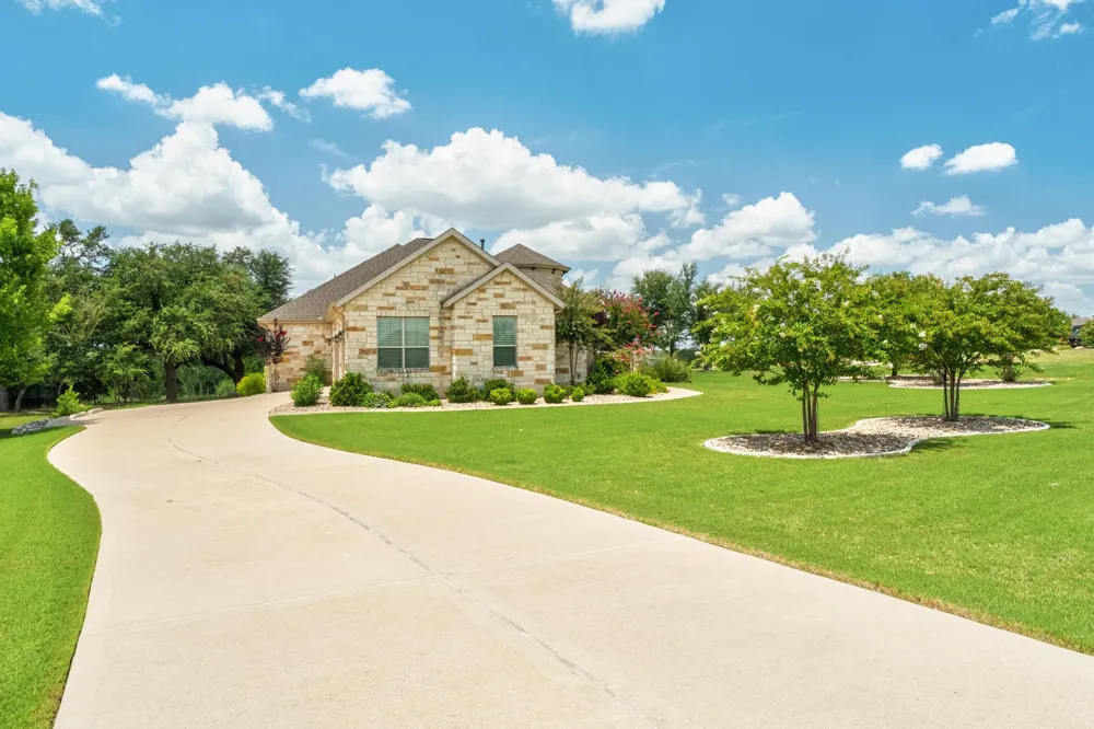 120 Applewood Drive Driftwood, TX 78619