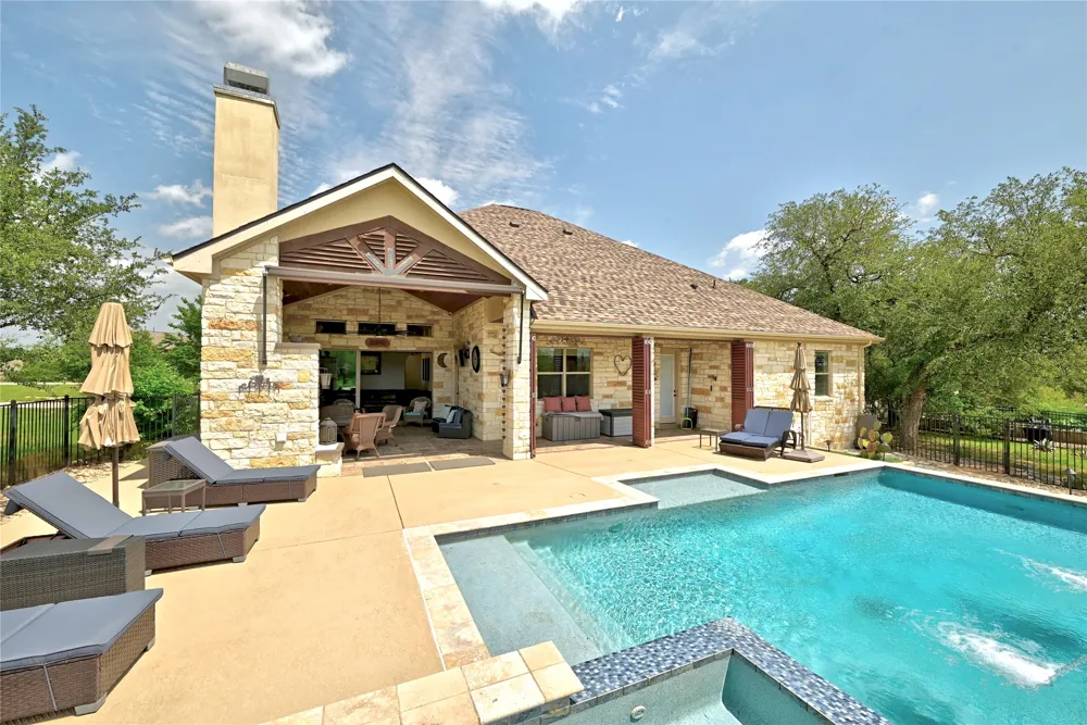 120 Applewood Drive Driftwood, TX 78619