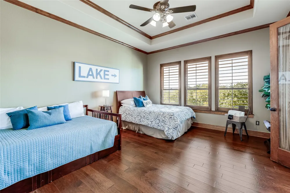 610 Deckhouse Drive Point Venture, TX 78645