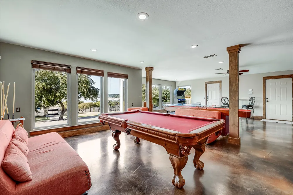 610 Deckhouse Drive Point Venture, TX 78645