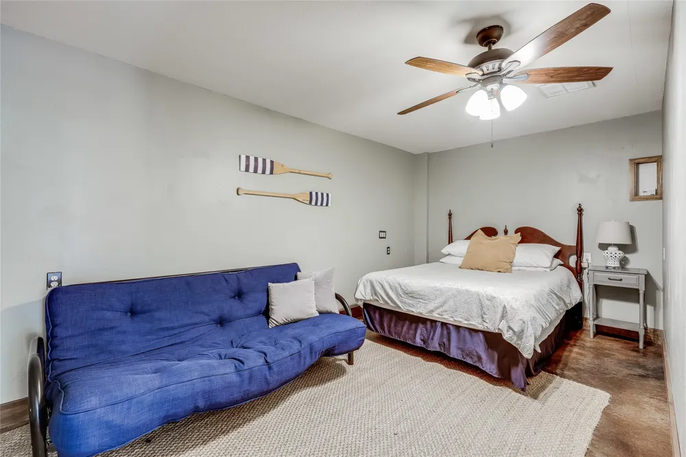 610 Deckhouse Drive Point Venture, TX 78645