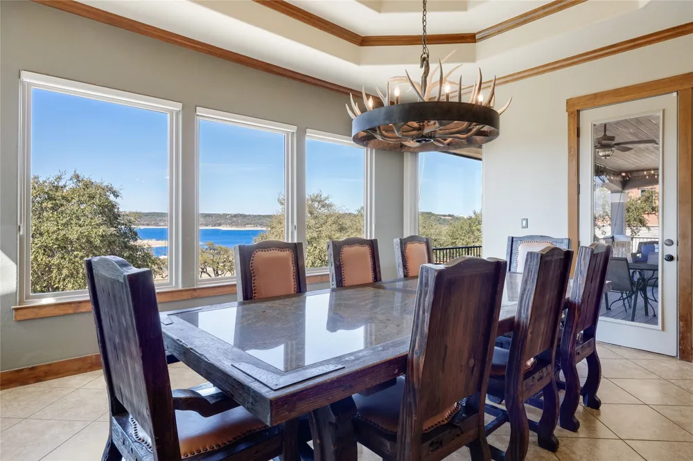 610 Deckhouse Drive Point Venture, TX 78645