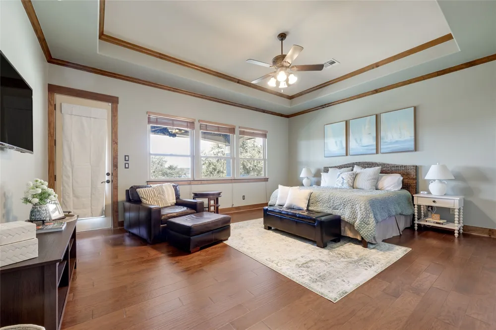 610 Deckhouse Drive Point Venture, TX 78645