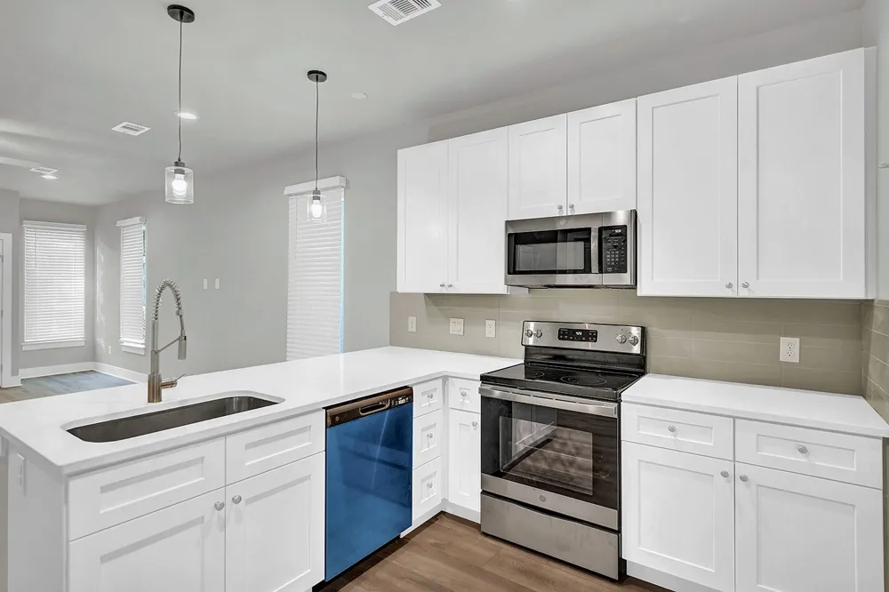 400 Shady Bluff Drive Wimberley, TX 78676
