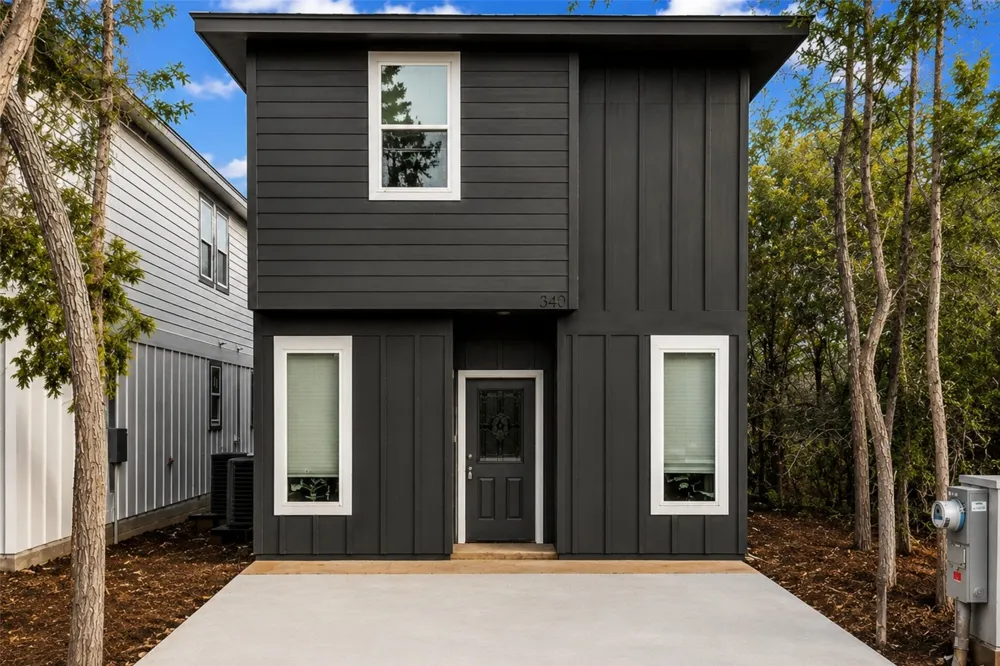 400 Shady Bluff Drive Wimberley, TX 78676