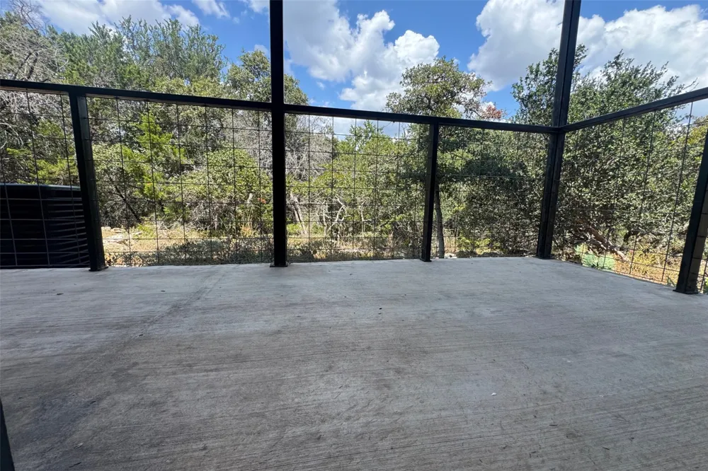 400 Shady Bluff Drive Wimberley, TX 78676