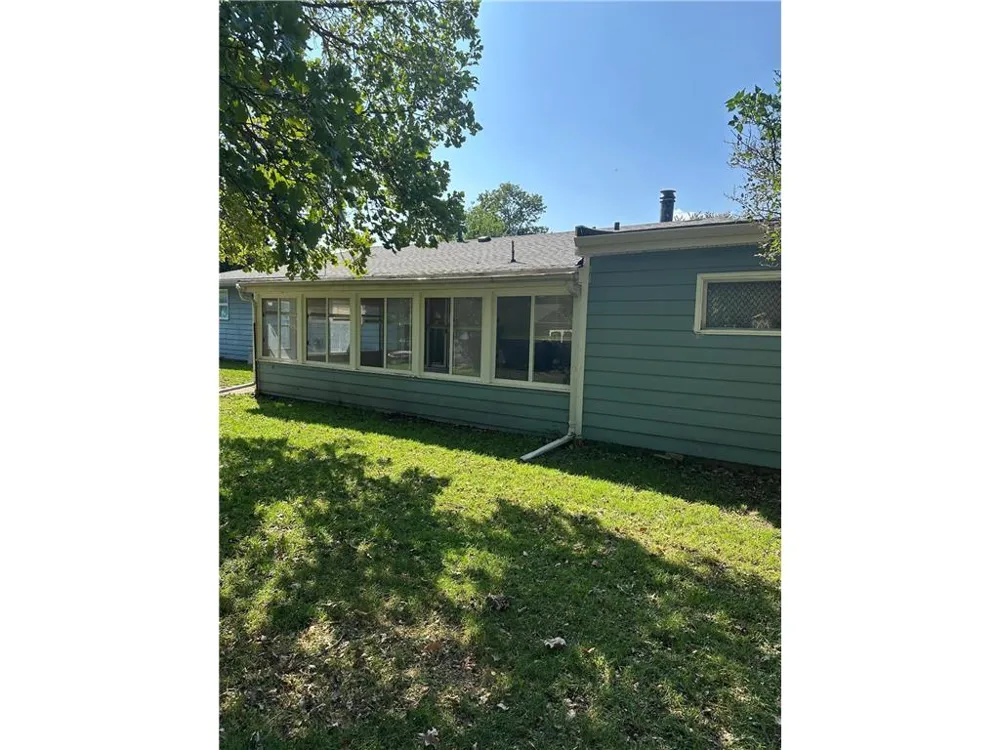 1002 Linden Street Luverne, MN 56156