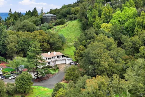 936 Valley View Drive
