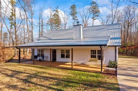 665 Holcomb Drive