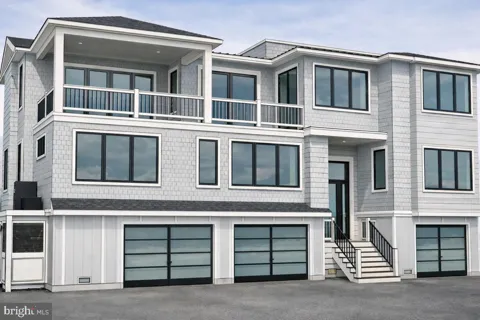 10 LONG BEACH BLVD.
