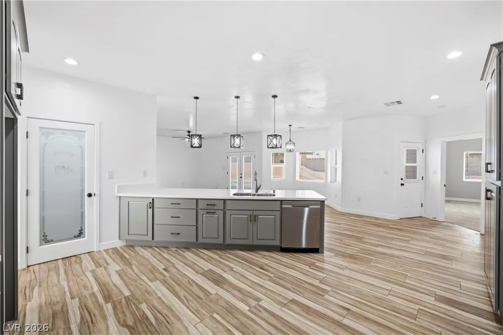 3156 Mateuse Street Logandale, NV 89021