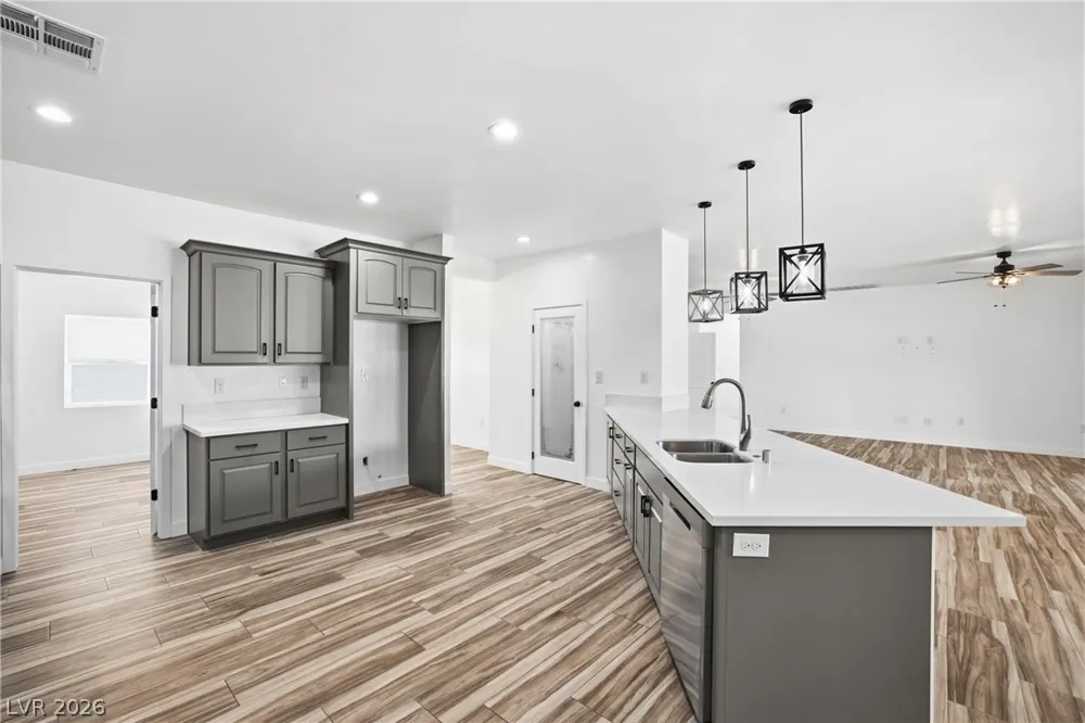 3156 Mateuse Street Logandale, NV 89021