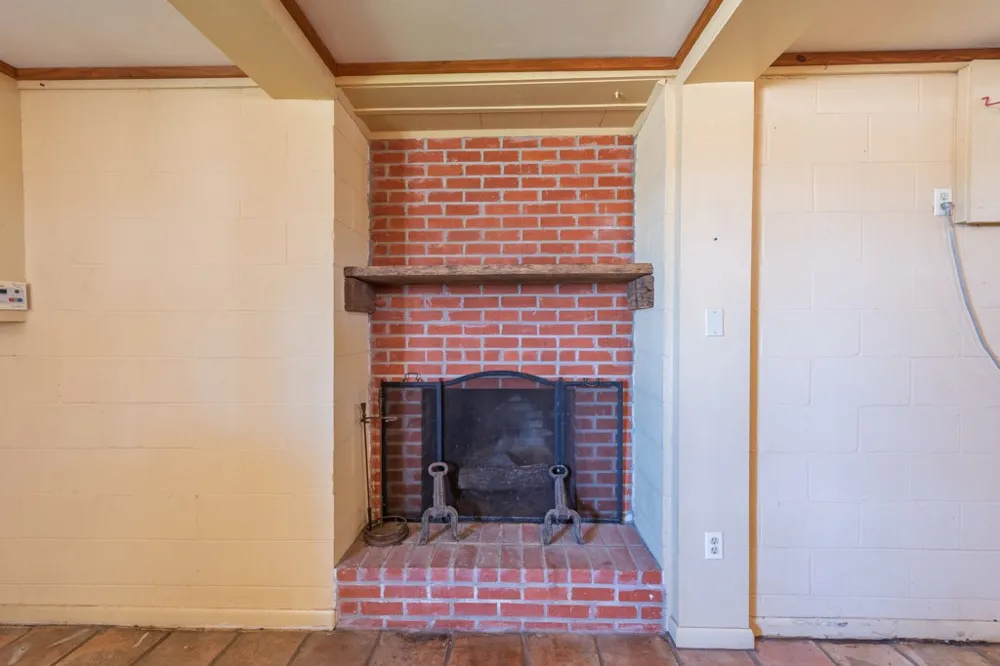167 Buckeye Knoll Road George West, TX 78022
