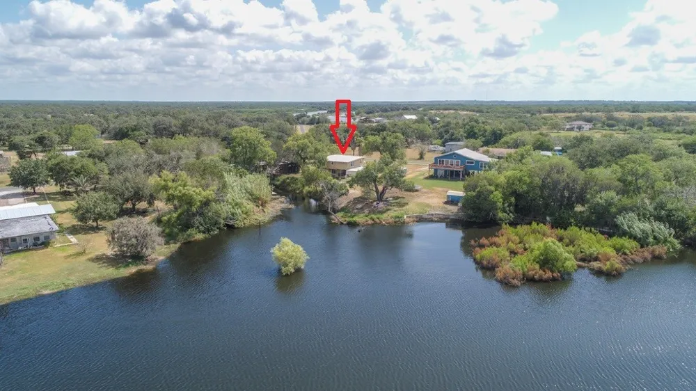 167 Buckeye Knoll Road George West, TX 78022