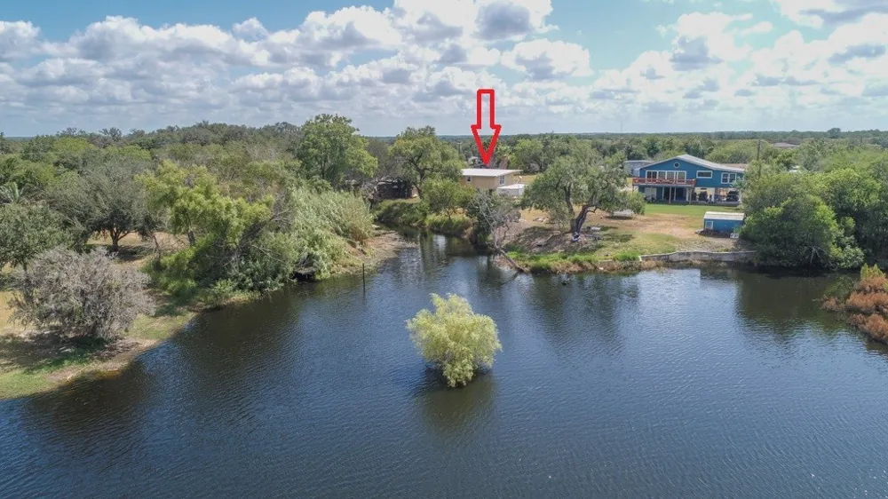 167 Buckeye Knoll Road George West, TX 78022