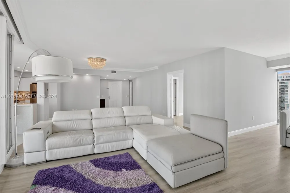 3370 Hidden Bay Dr #1501 Aventura, FL 33180