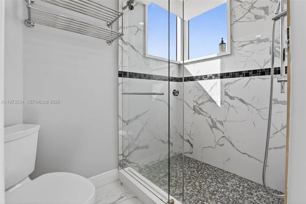 3370 Hidden Bay Dr #1501 Aventura, FL 33180
