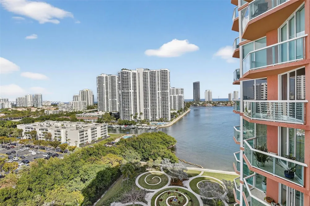 3370 Hidden Bay Dr #1501 Aventura, FL 33180