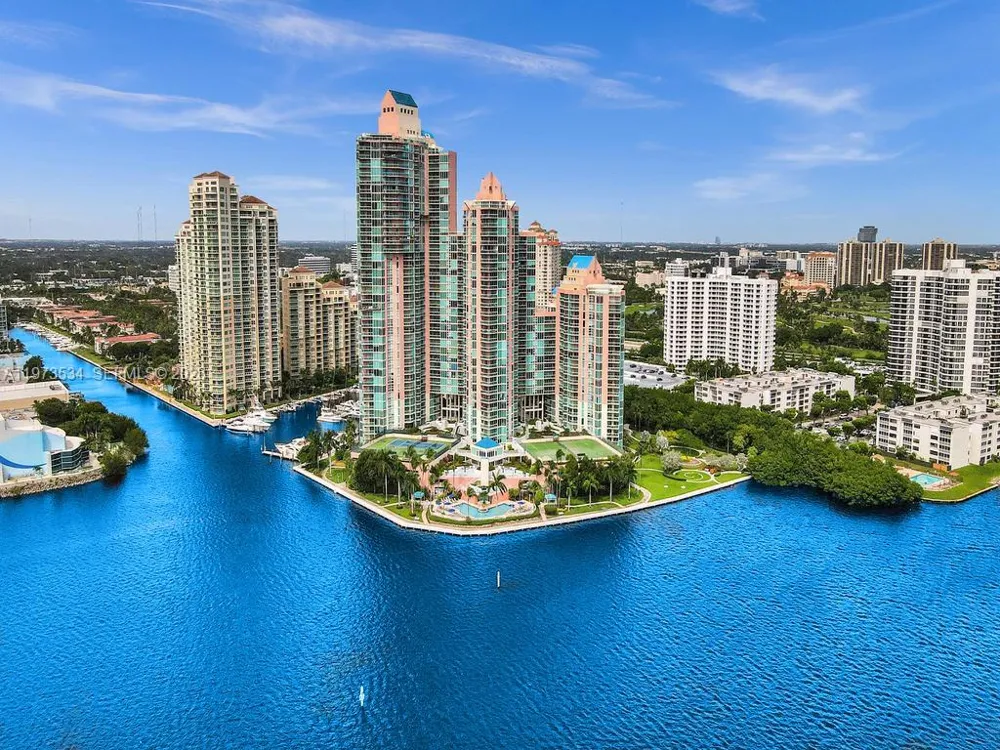 3370 Hidden Bay Dr #1501 Aventura, FL 33180