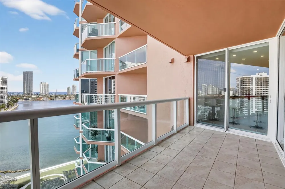 3370 Hidden Bay Dr #1501 Aventura, FL 33180