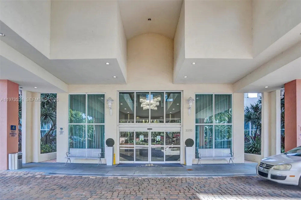 3370 Hidden Bay Dr #1501 Aventura, FL 33180