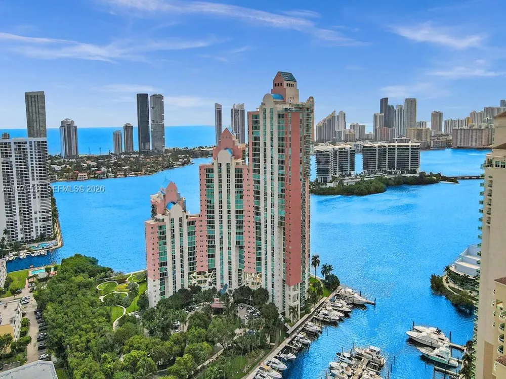 3370 Hidden Bay Dr #1501 Aventura, FL 33180