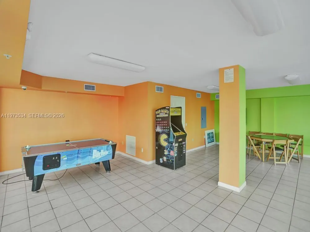 3370 Hidden Bay Dr #1501 Aventura, FL 33180