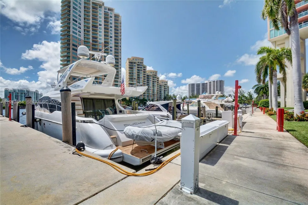 3370 Hidden Bay Dr #1501 Aventura, FL 33180