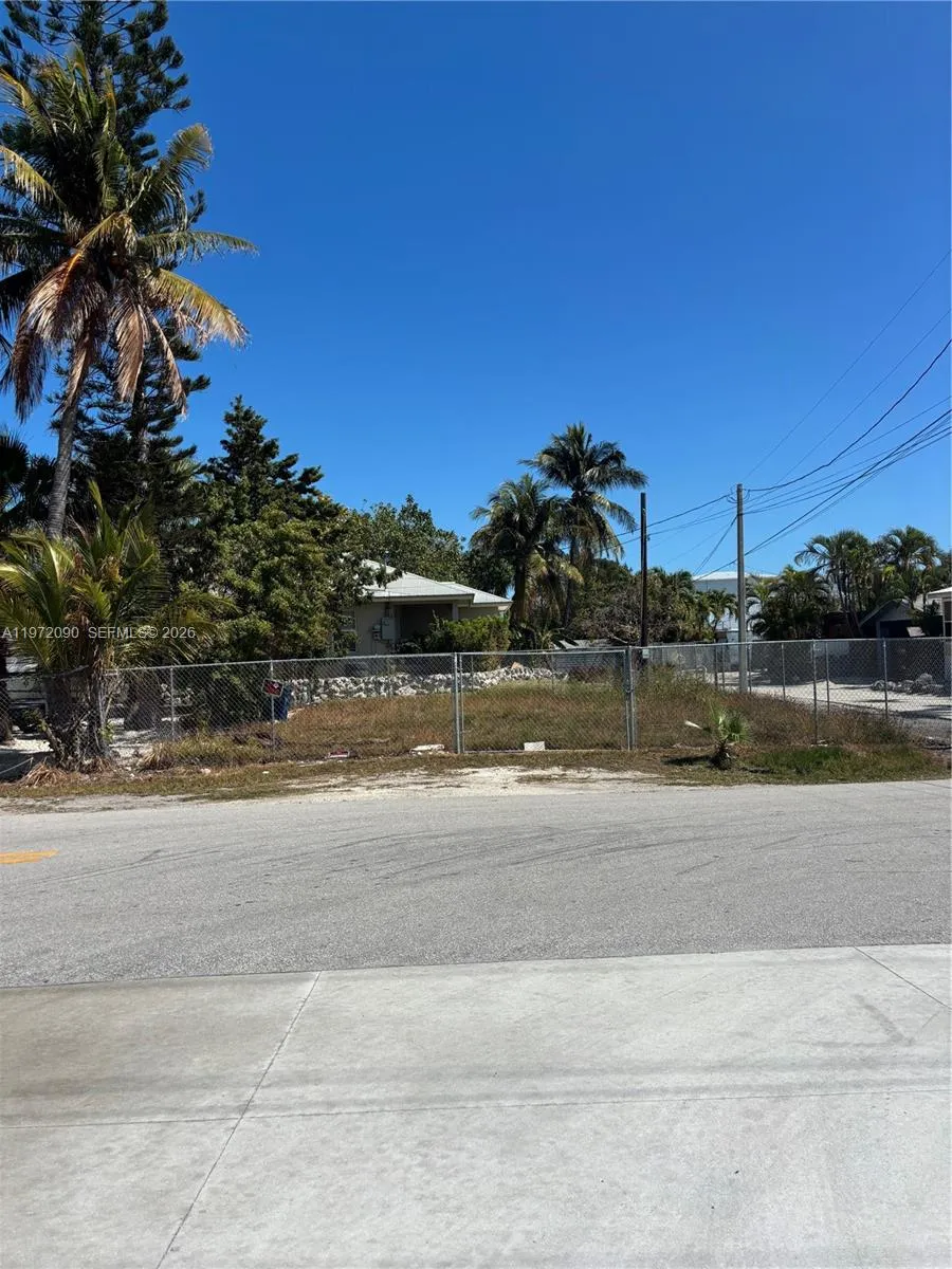 319 Tuskegee Street Marathon, FL 33050