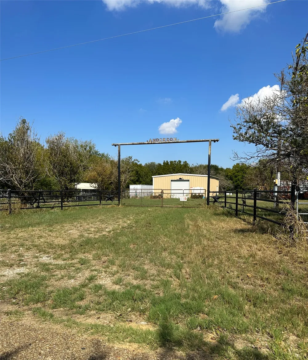 853 CR 206 Bremond, TX 76629