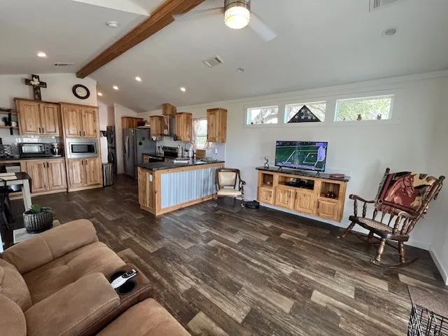 16515 US Highway 281 Hico, TX 76457
