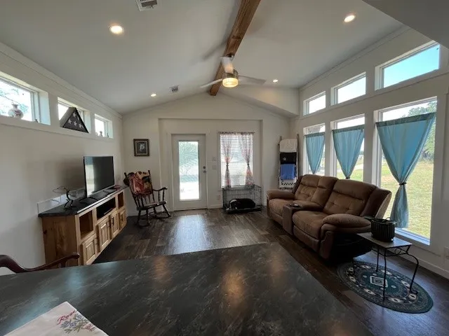 16515 US Highway 281 Hico, TX 76457