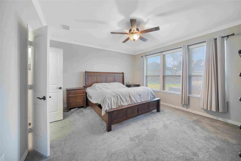 9401 Trailway Dr Little Elm, TX 75068