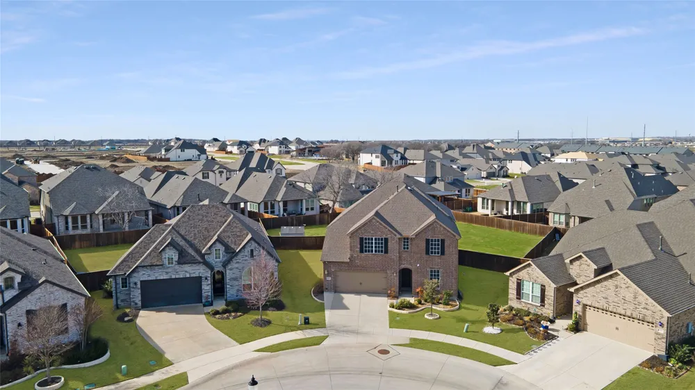 9401 Trailway Dr Little Elm, TX 75068