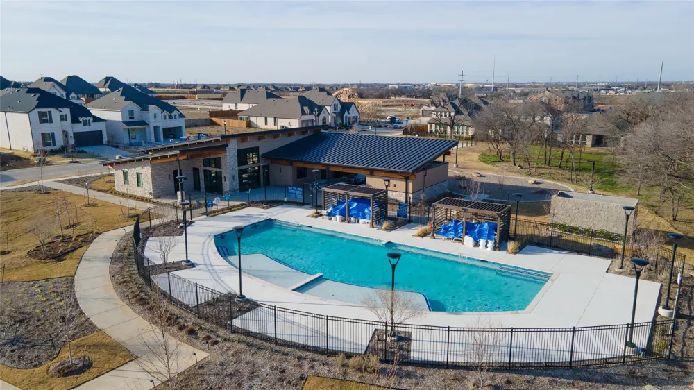 9401 Trailway Dr Little Elm, TX 75068