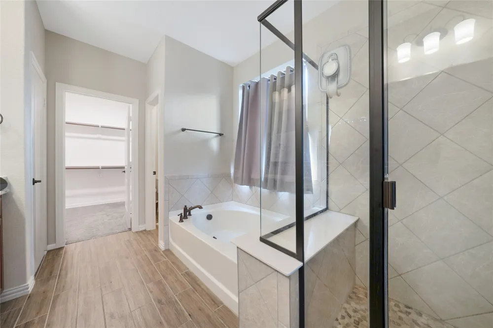 9401 Trailway Dr Little Elm, TX 75068