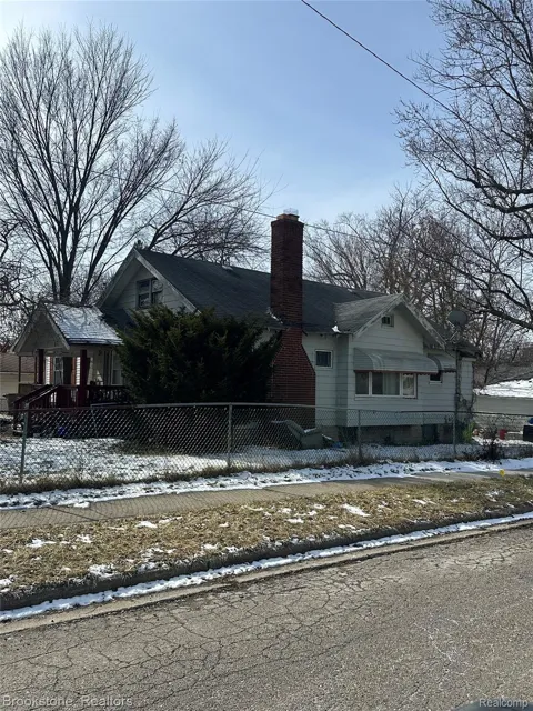 82 Earlmoor Boulevard