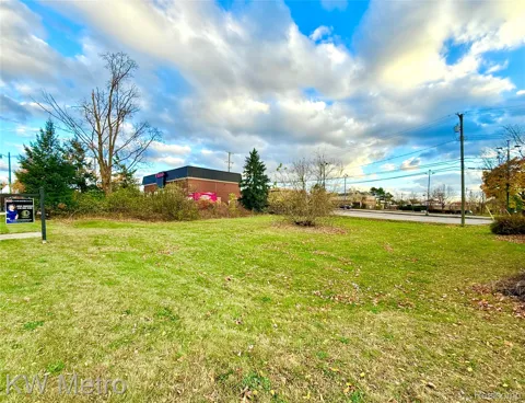 12 Novi Rd