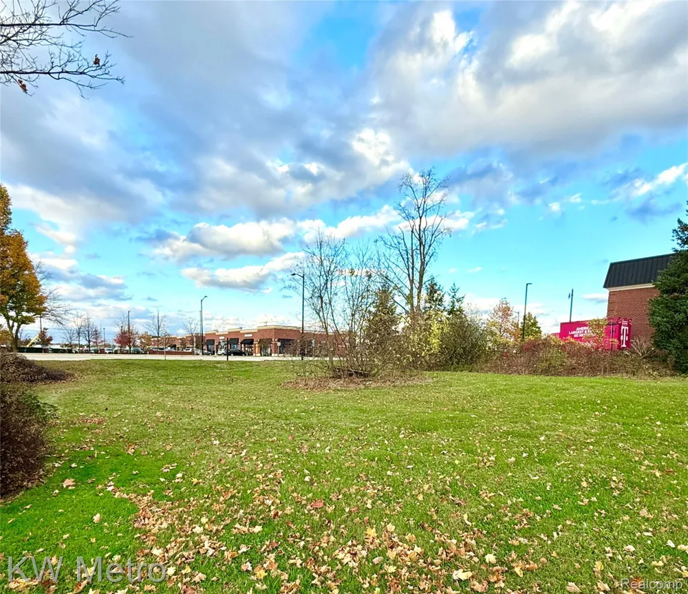 12 Novi Rd Novi City, MI 48375