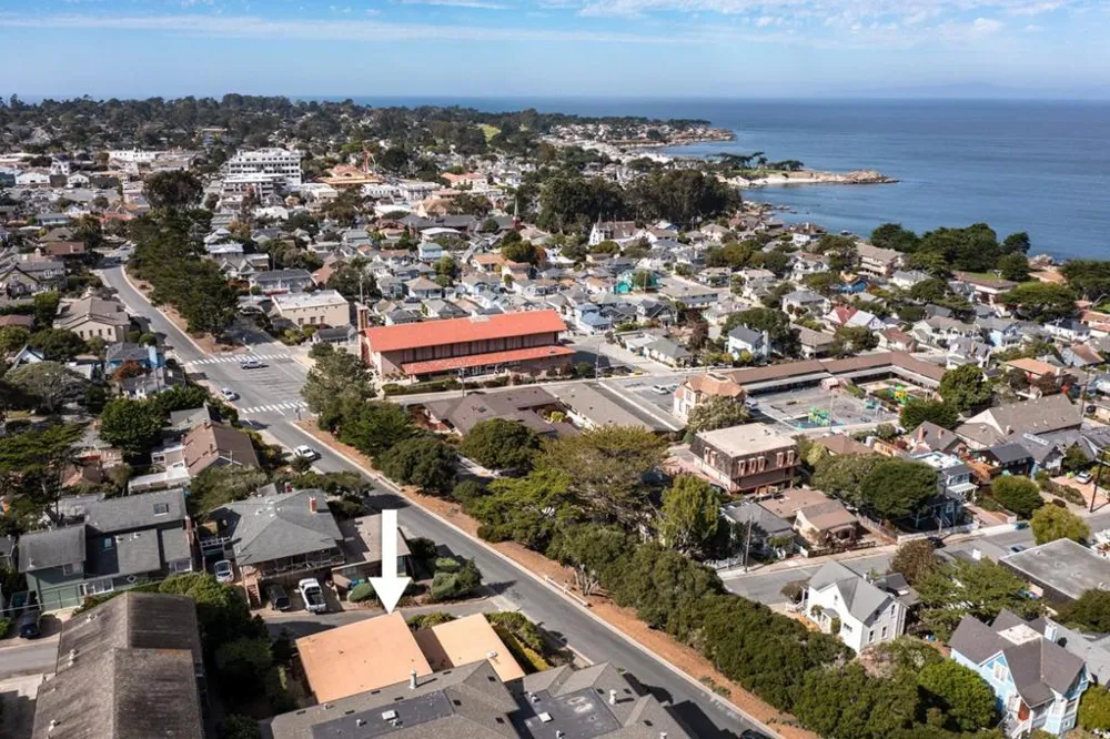 311 Lighthouse Pacific Grove, CA 93950