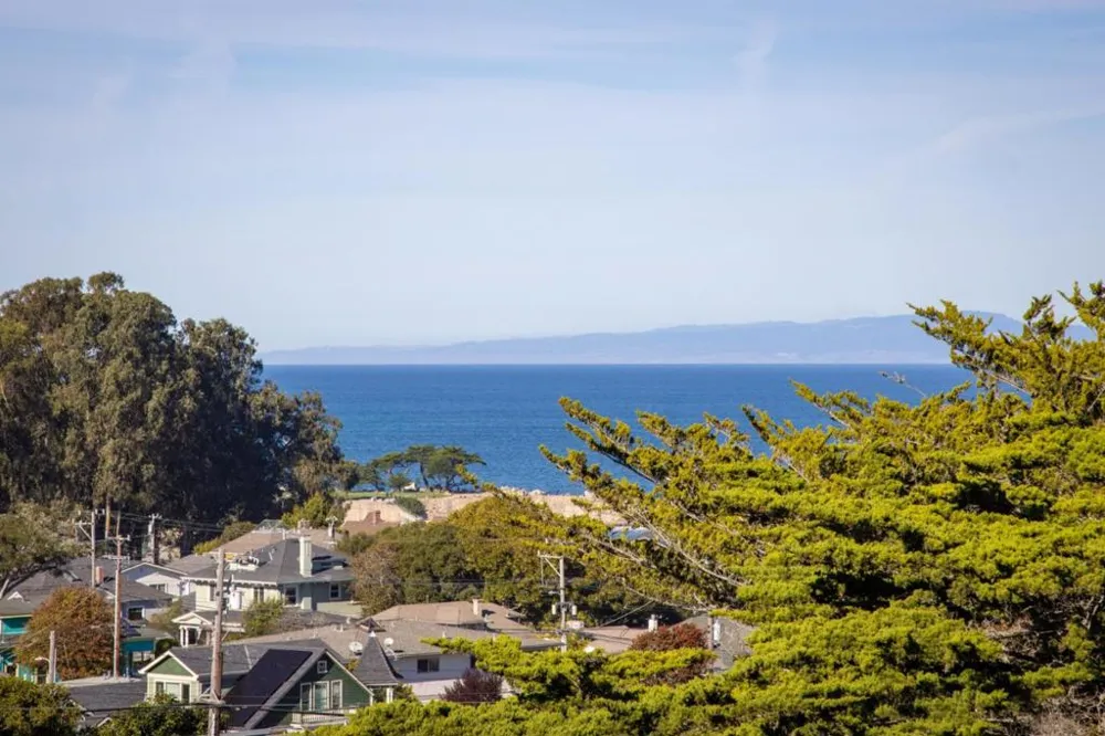 311 Lighthouse Pacific Grove, CA 93950