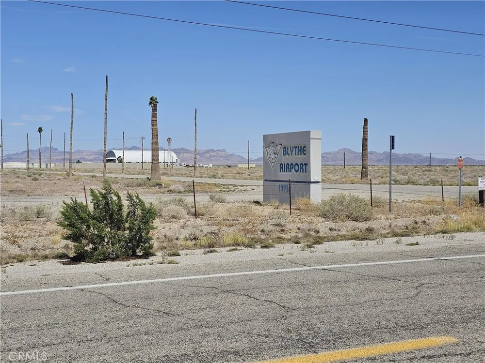 SW 1/4 OF SEC 25, TP 6 S, R 20 E, Blythe, CA 00000