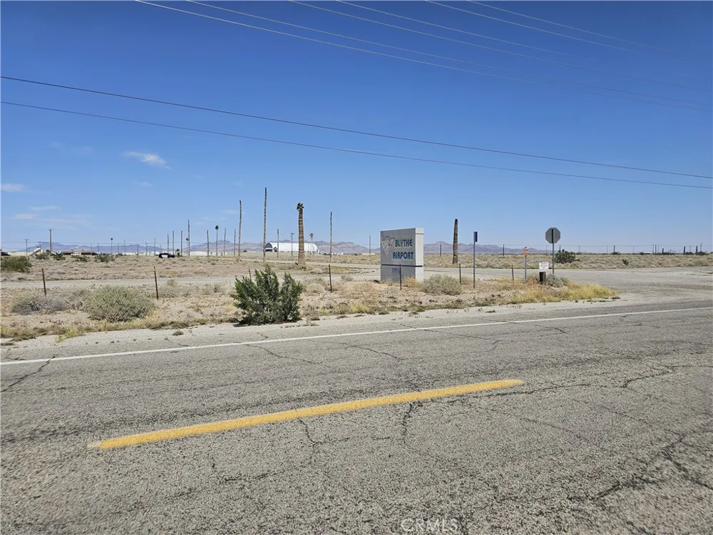 SW 1/4 OF SEC 25, TP 6 S, R 20 E, Blythe, CA 00000
