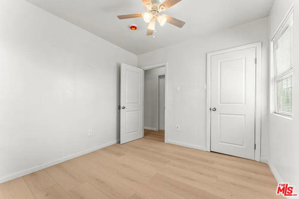 854 W 64th Street Los Angeles, CA 90044